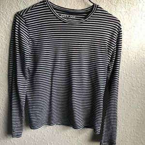 Everlane long sleeve tee